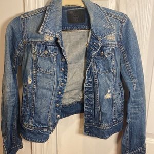 Fitted lightly distressed denim jacket size small great condition
